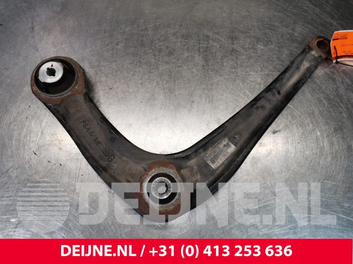 Toyota Pro-Ace Draagarm onder links-voor O171098
