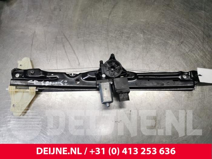 Toyota Pro-Ace Fenstermechanik 2-türig links vorne O171129