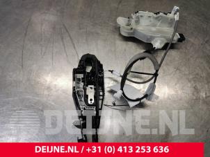 Toyota Pro-Ace Türschlossmechanik 2-türig links O171130 foto 2