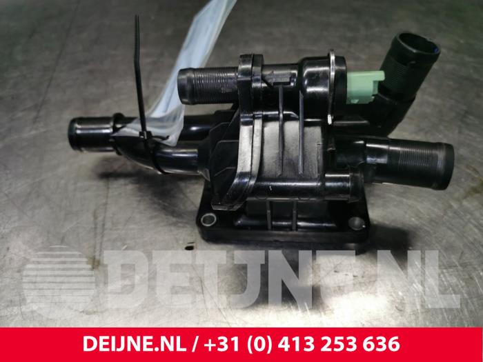 Gebruikte Thermostaathuis Volvo V40 (MV) 1.6 D2 Prijs € 50,00 Margeregeling aangeboden door van Deijne Onderdelen Uden B.V.