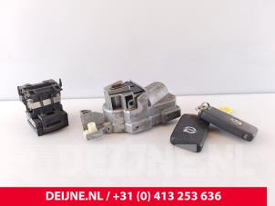 Volvo V40 Ignition lock + key O171311 photo 2