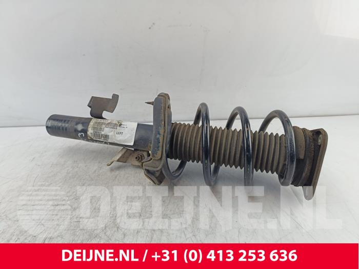 Volvo V40 Stoßdämpferstrebe links vorne O171329