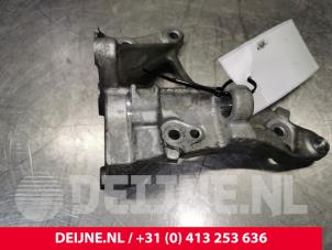 Volvo V40 Dynamosteun boven O171346 foto 2