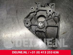 Volvo V40 Air conditioning bracket O171348 photo 2