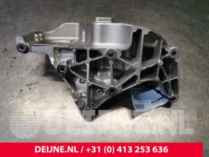 Volvo V60 Engine mount O171441 photo 3