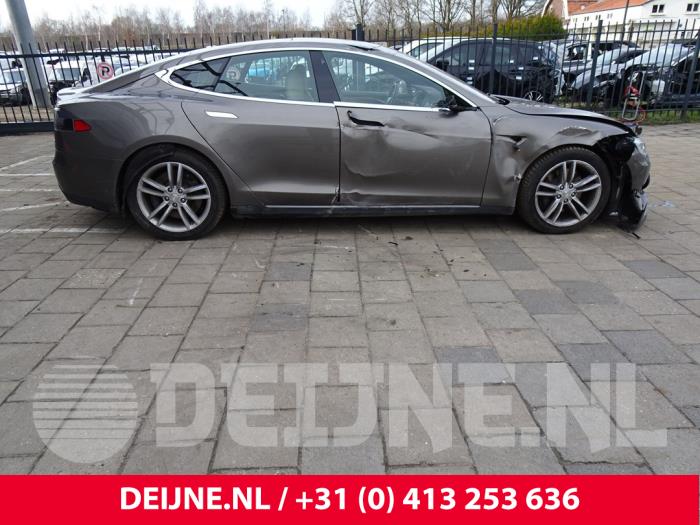 Tesla Model S Portierruit 4Deurs rechts-voor O171594