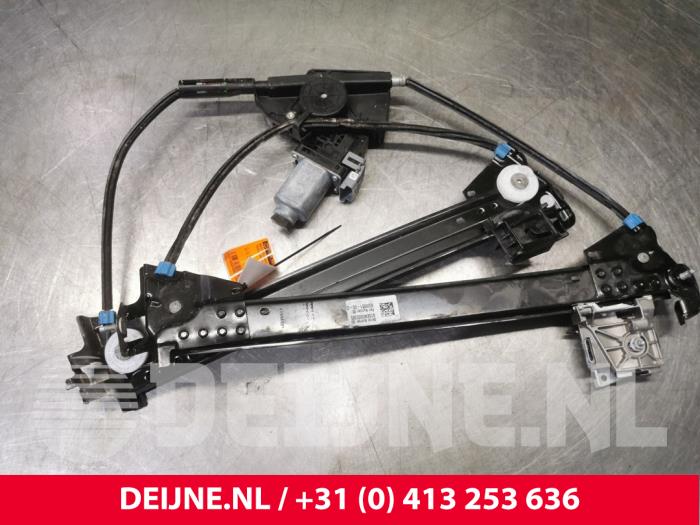 Tesla Model S Ruitmechaniek 4Deurs rechts-voor O171602