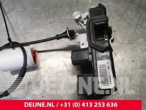Tesla Model S Door lock mechanism 4-door, front left O171618 photo 3