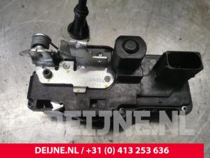 Tesla Model S Door lock mechanism 4-door, front left O171618 photo 2