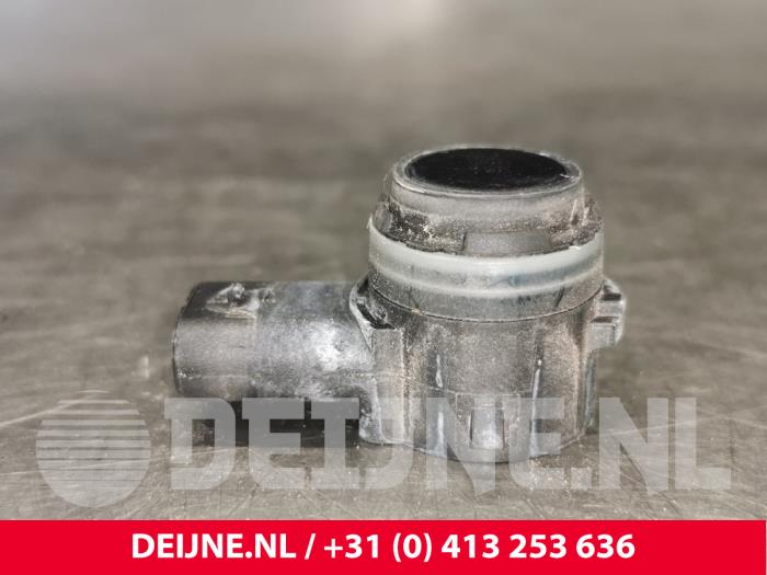 Gebruikte Parkeersensor Volvo XC60 II (UZ) 2.0 B5 Mild Hybrid Geartronic 16V AWD Prijs € 40,00 Margeregeling aangeboden door van Deijne Onderdelen Uden B.V.