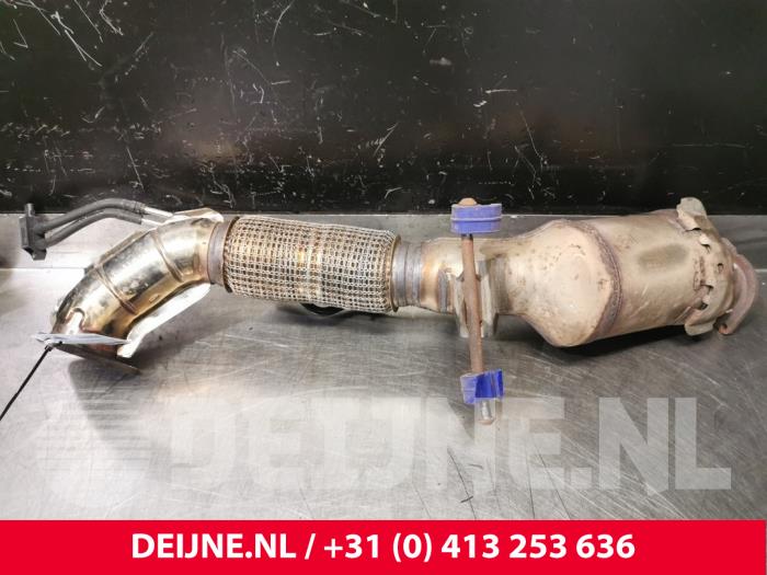 Gebruikte Roetfilter Volvo XC60 II (UZ) 2.0 B5 Mild Hybrid Geartronic 16V AWD Prijs € 550,00 Margeregeling aangeboden door van Deijne Onderdelen Uden B.V.