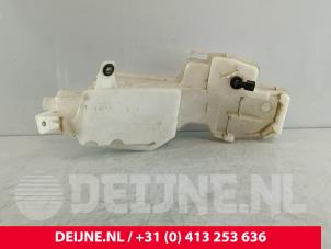 Volvo V60 Front windscreen washer reservoir O171829 photo 3