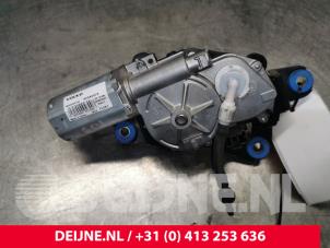 Gebruikte Motor Ruitenwisser achter Volvo V60 II (ZW) 2.0 B4 16V Mild Hybrid Prijs € 50,00 Margeregeling aangeboden door van Deijne Onderdelen Uden B.V.