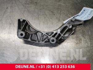 Volvo V40 Air conditioning bracket O171873 photo 3