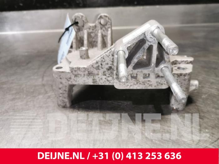 Gebruikte Motorrubber Opel Combo 1.3 CDTI 16V ecoFlex Prijs € 42,35 Inclusief btw aangeboden door van Deijne Onderdelen Uden B.V.