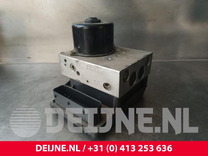 Gebruikte ABS Pomp Volvo S80 (KV/P80JU) Prijs € 150,00 Margeregeling aangeboden door van Deijne Onderdelen Uden B.V.