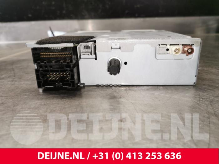 Radio module van een Renault Trafic (1FL/2FL/3FL/4FL) 2.0 dCi 16V 145 2020