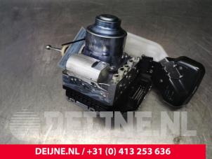 Volvo V60 Hoofdremcilinder O172161 foto 3