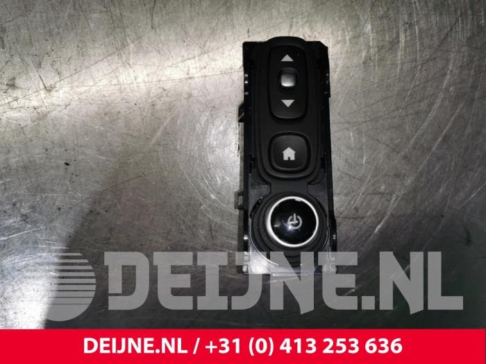 Renault Trafic Navigatie bedienings paneel O172165