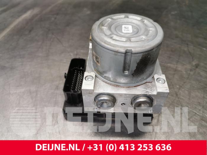 Renault Trafic ABS Pomp O172172