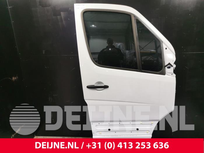 Mercedes Sprinter Tür 2-türig rechts O172194