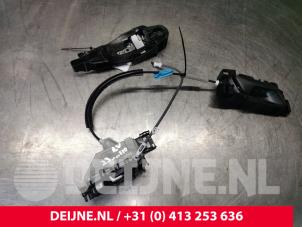 Toyota Pro-Ace City Türschlossmechanik 2-türig rechts O172223 foto 2