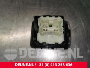 Renault Trafic Electric window switch O172355 photo 3