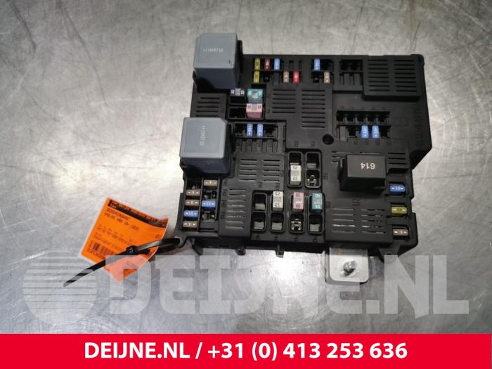 Volvo V60 Sicherungskasten O172414
