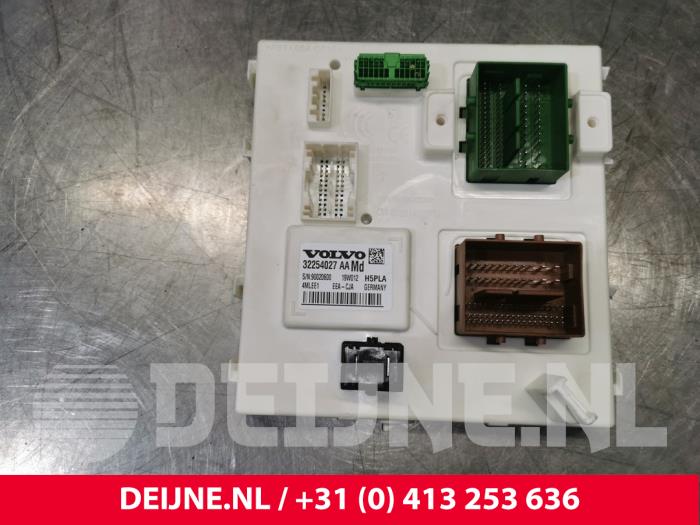 Central electronic module van een Volvo V60 II (ZW) 2.0 D4 16V 2019
