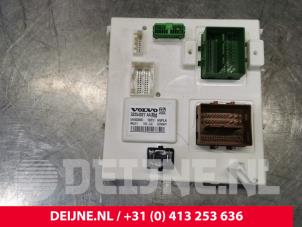 Volvo V60 Central electronic Modul O172450 foto 2