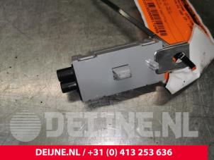 Volvo V60 Antennenverstärker O172459 foto 3