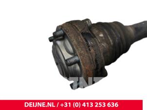 Volkswagen Transporter Aandrijfas links-achter O172746 foto 2