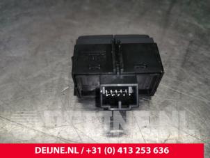 Volvo XC40 Central locking switch O172797 photo 3