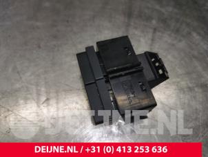 Volvo XC40 Central locking switch O172797 photo 2
