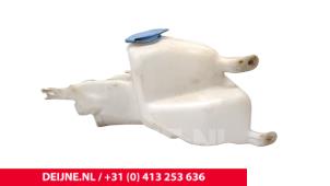 Volkswagen Caddy Front windscreen washer reservoir O172869 photo 2