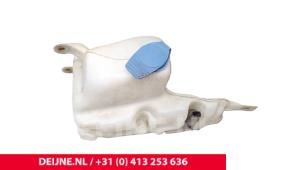 Volkswagen Caddy Front windscreen washer reservoir O172869 photo 3