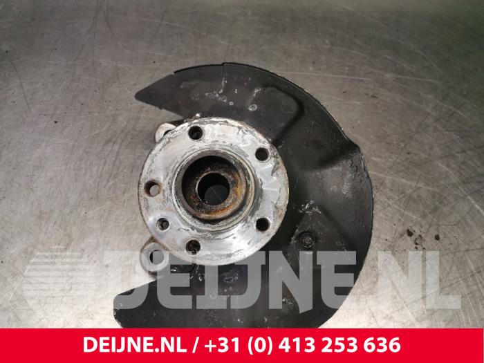 Volkswagen Transporter Achsschenkel links vorne O172986