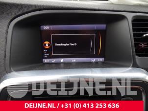 Gebruikte Display Interieur Volvo V60 I (FW/GW) 2.4 D6 20V Plug-in Hybrid AWD Prijs op aanvraag aangeboden door van Deijne Onderdelen Uden B.V.