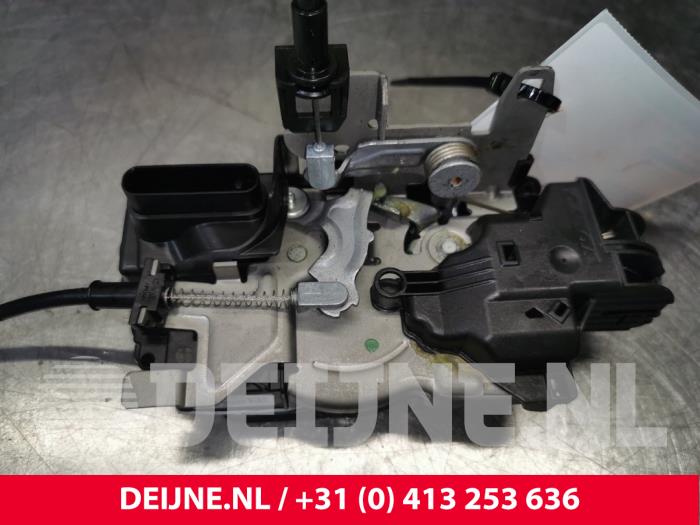 Volvo XC90 Türschlossmechanik 4-türig rechts vorne O173316