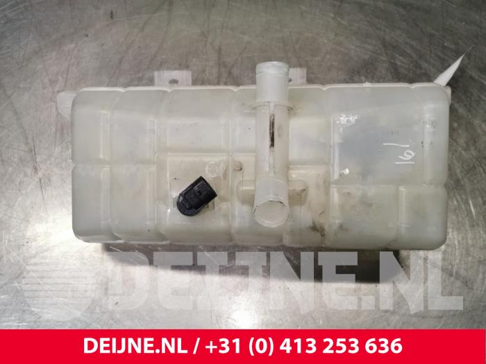 Tesla Model S Expansion vessel O173549