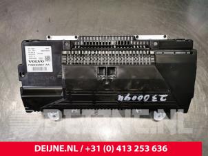 Volvo XC60 Tacho - Kombiinstrument KM O173576 foto 3