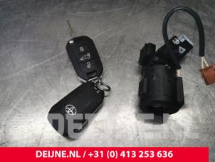 Toyota Pro-Ace City Ignition lock + key O173617 photo 2