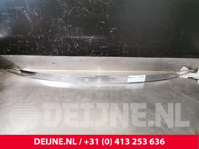 Tesla Model S Zierleiste Heckklappe O173661