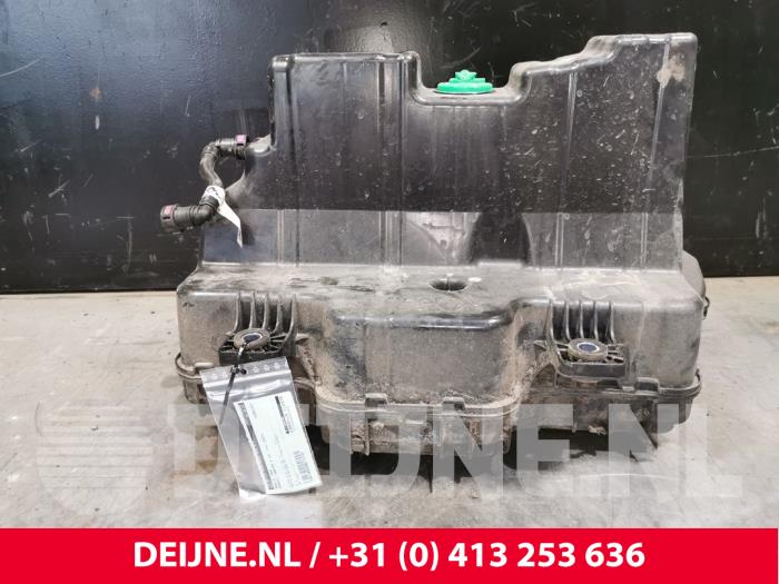 Gebruikte Ureumreservoir Renault Master III (MA/MB/MC/MD/MH/MF/MG/MH) 2.3 dCi 135 16V FWD Prijs € 968,00 Inclusief btw aangeboden door van Deijne Onderdelen Uden B.V.