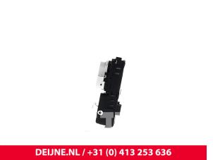 Mercedes Vito Elektrisch Raam Schakelaar O9990001678 foto 2