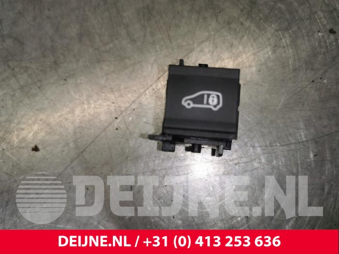 Toyota Pro-Ace City Central locking switch O173755