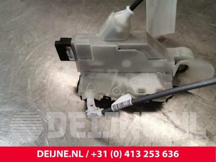Toyota Pro-Ace City Door lock mechanism 2-door, left O173827