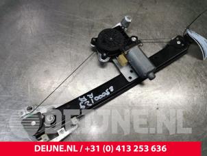 Volvo V70 Ruitmechaniek 4Deurs rechts-achter O173856 foto 2