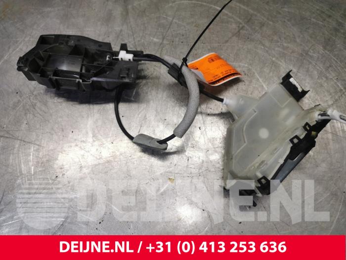 Toyota Pro-Ace Deurslot Mechaniek 2Deurs rechts O173899