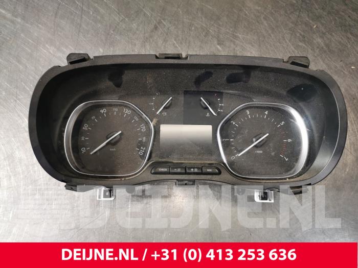 Toyota Pro-Ace Tacho - Kombiinstrument KM O173909